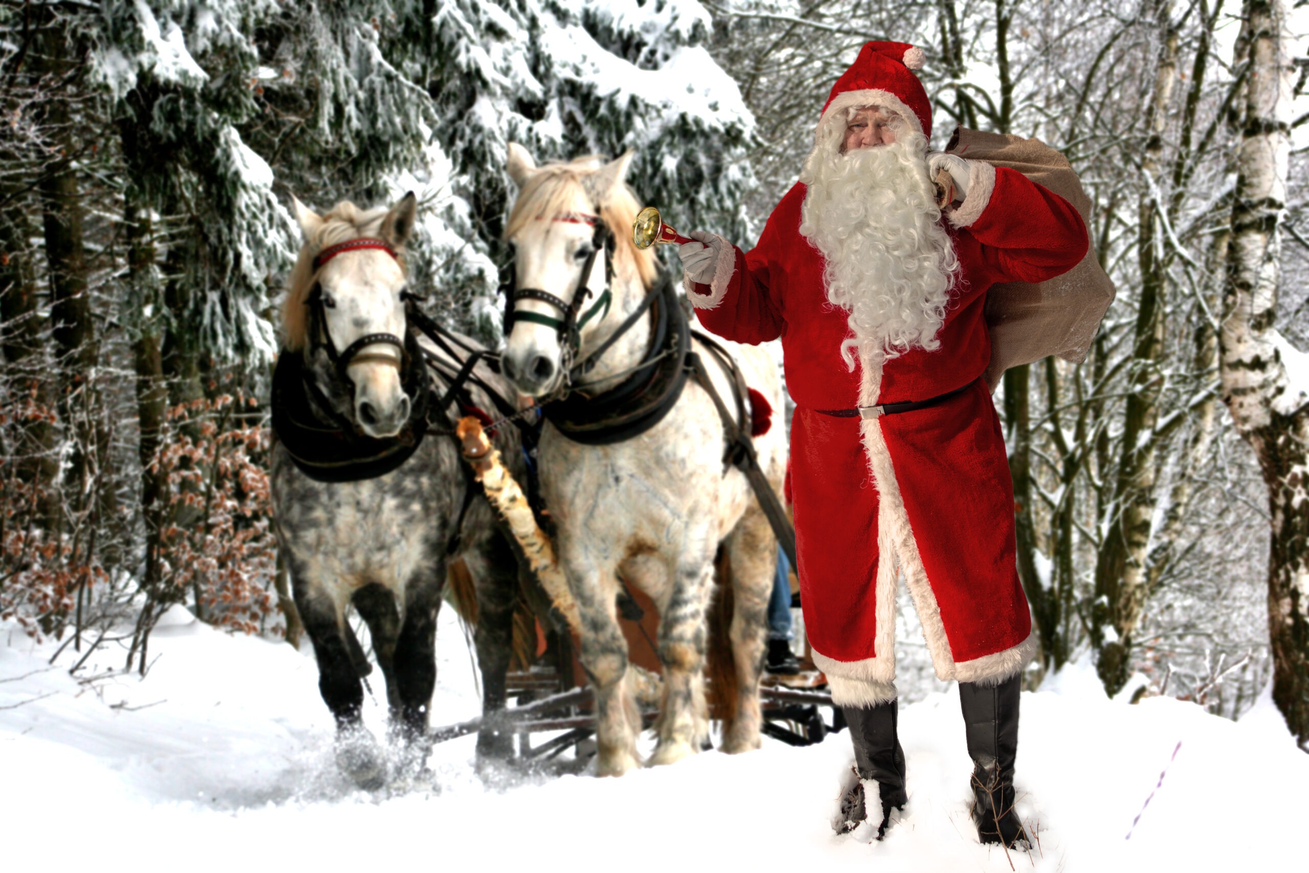 Weihnachtsmann unterwegs nach Berlin Marzahn