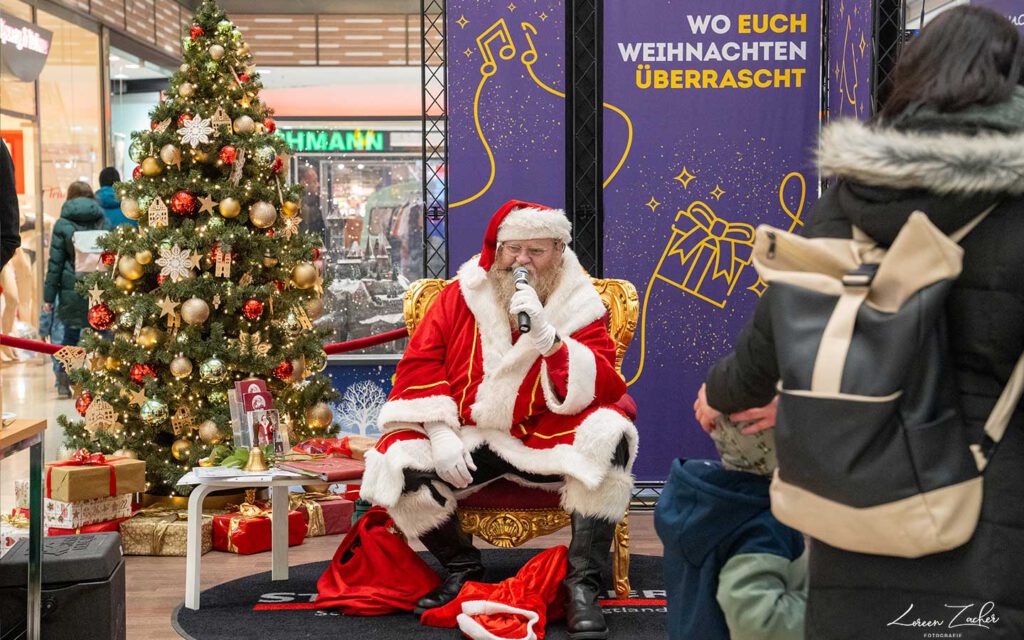 Festliche Stimmung in der Stadt-Galerie Plauen mit dem Weihnachtsmann